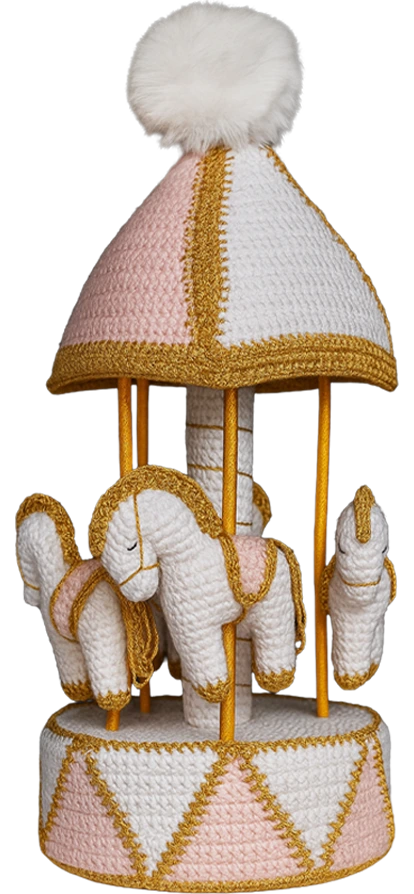 Carrossel decorativo de amigurumi rosa e branco