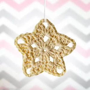 Estrela amarela de crochê
